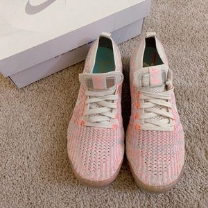 NEW Nike Women’s Vapormax Flynit